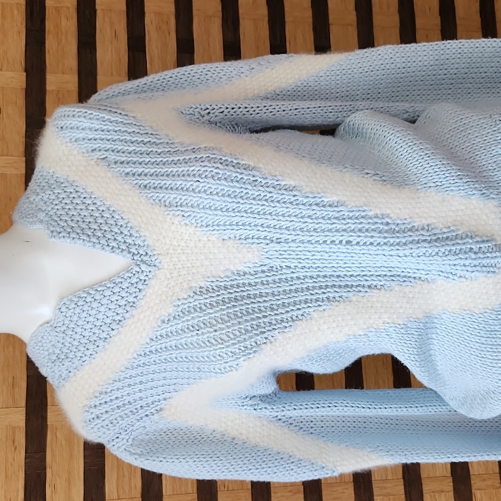 Angora cable sweater - Picture 2 of 8